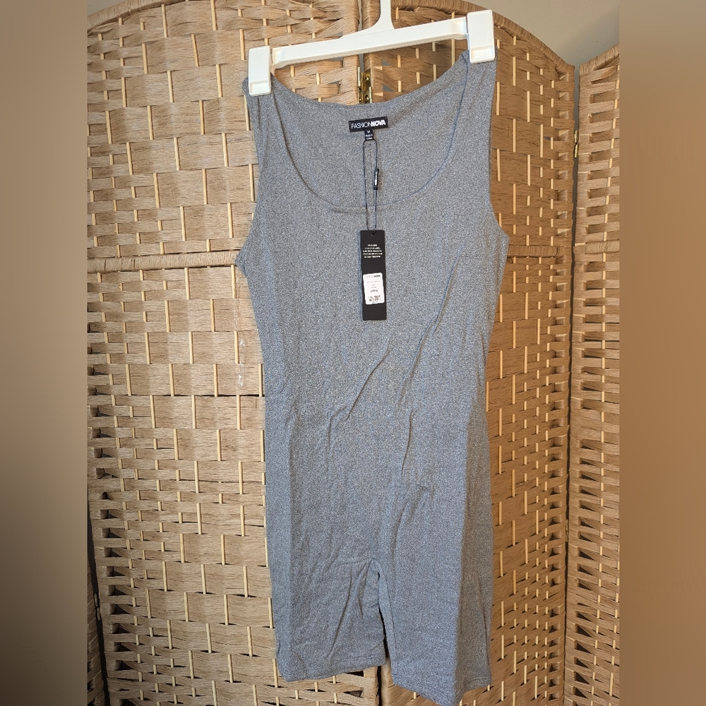 Woman's romper Fashion Nova